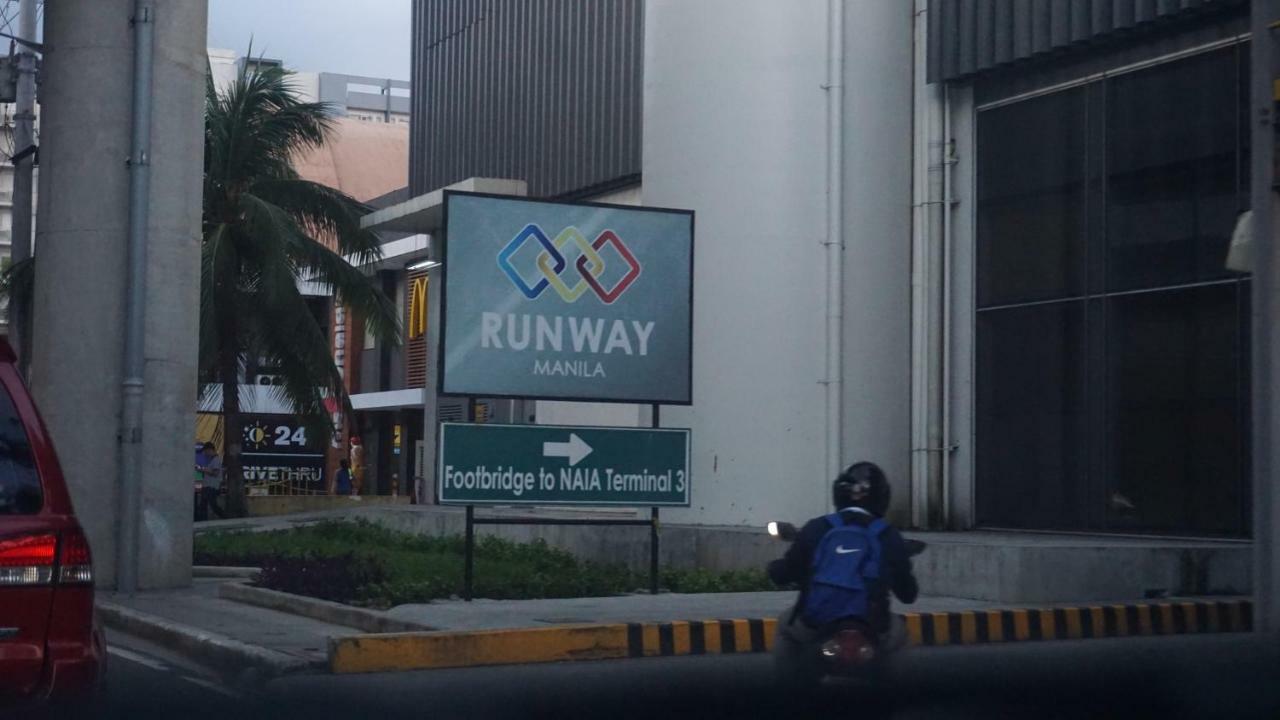 Palm Tree Condos Across Naia3 By Beth Manila Exterior photo