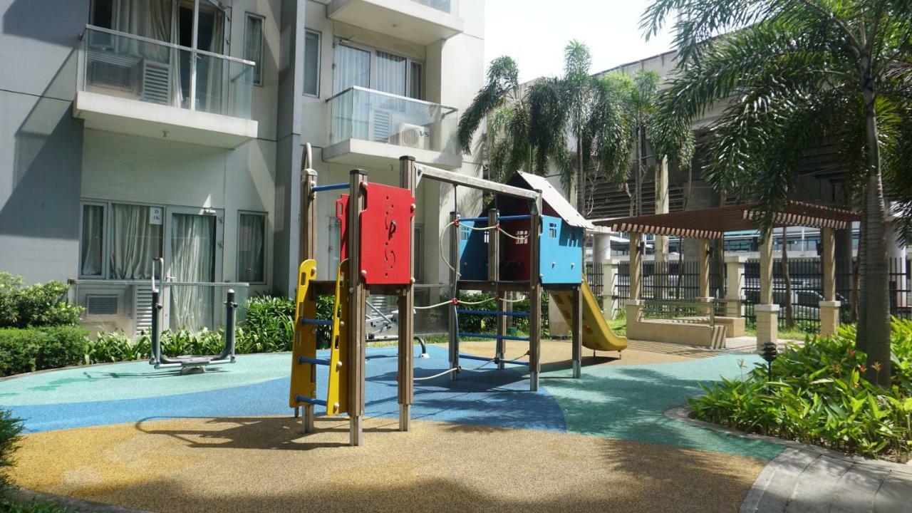 Palm Tree Condos Across Naia3 By Beth Manila Exterior photo